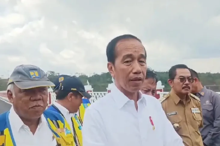 Jokowi Akan Bahas Perdamaian...