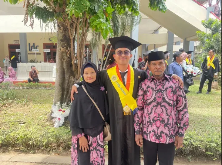 Anak Petani Ini Berhasil...