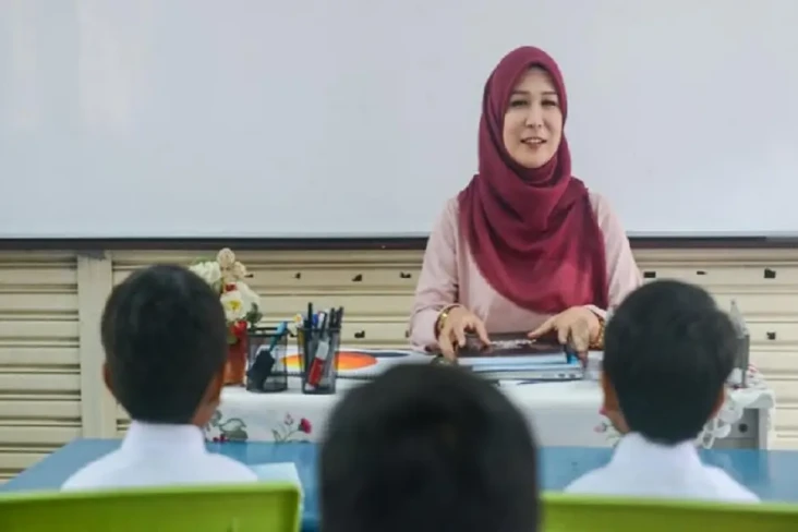 Apakah Guru Swasta Bisa...