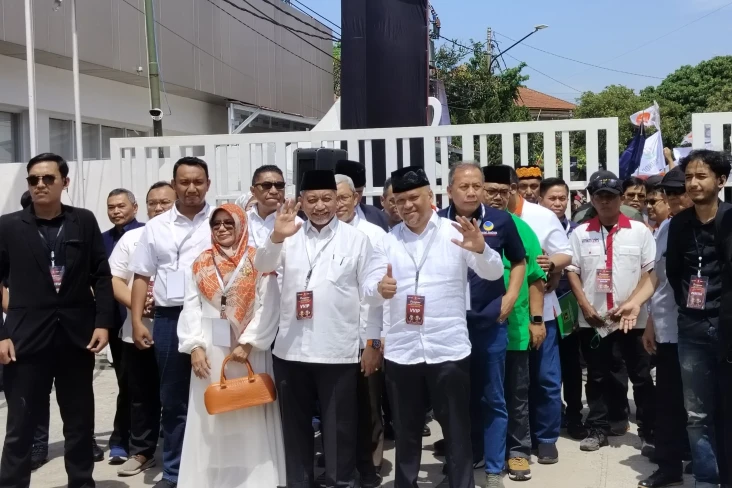 Akhmad Syaikhu-Ilham...