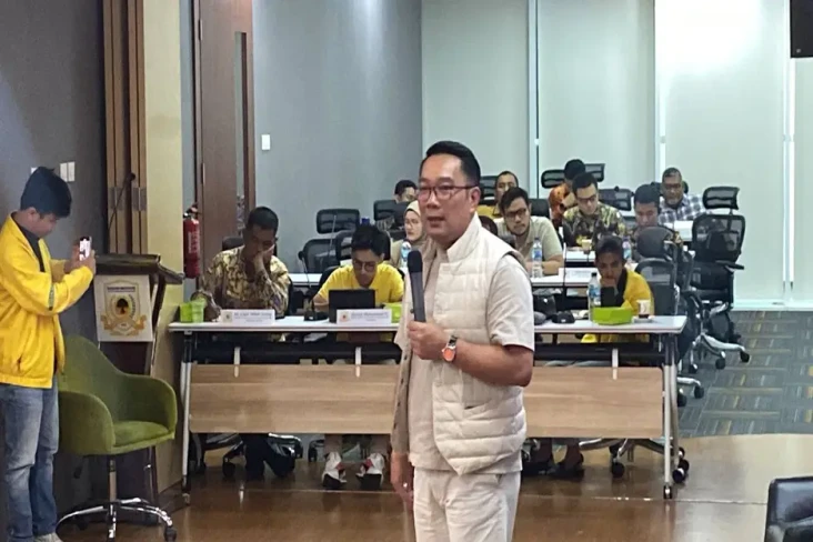 Ridwan Kamil di Kantor...