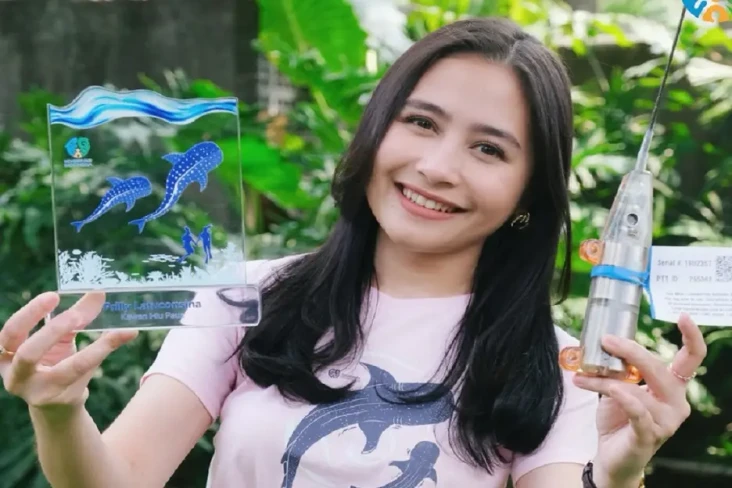 Prilly Latuconsina Dinobatkan...