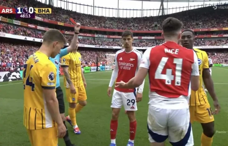 10 Pemain Arsenal Ditahan...