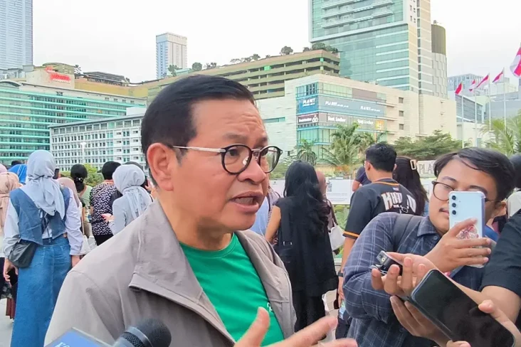 Naik MRT hingga Kunjungi...