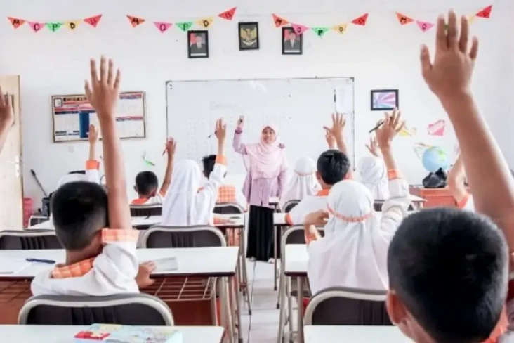 Apakah Guru Swasta Bisa...