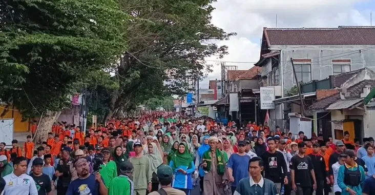 20 Ribu Warga dan Santri...