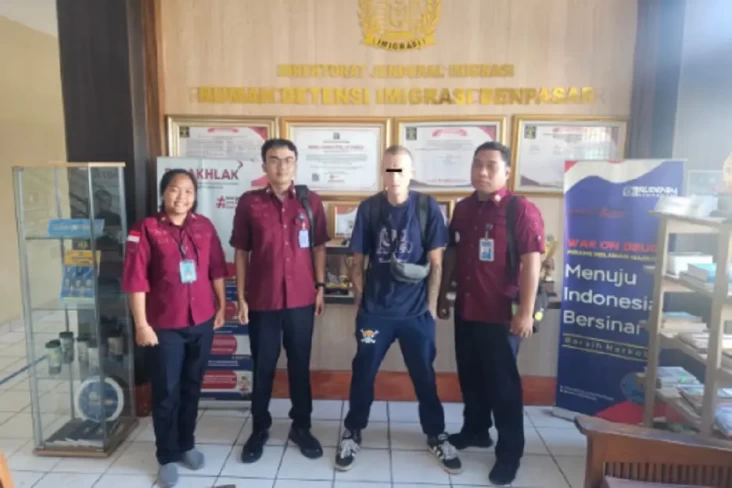 Imigrasi Denpasar Deportasi...