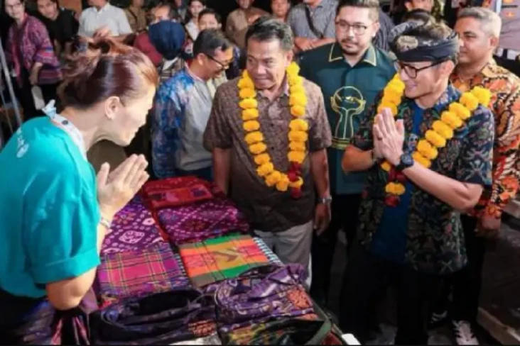 Sandiaga Uno Dukung...