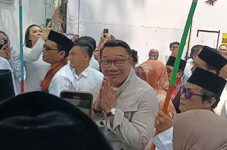 Ridwan Kamil Disambut...