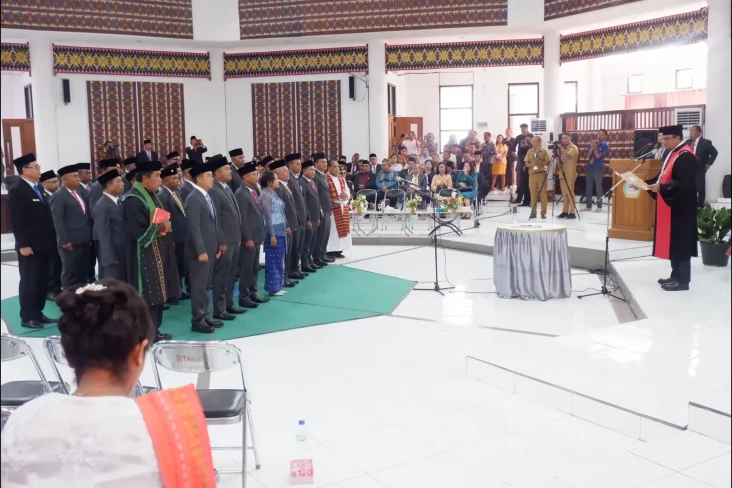 30 Anggota DPRD Manggarai...