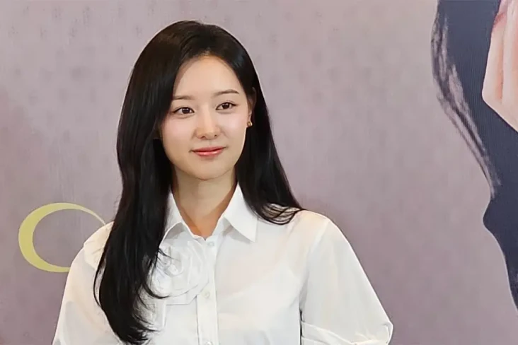 Kim Ji Won Terharu Bertemu...