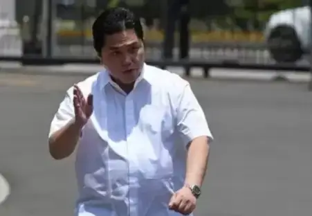 Jelang Jokowi Lengser,...