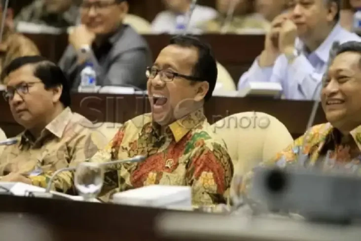 Profil Pratikno, Menteri...