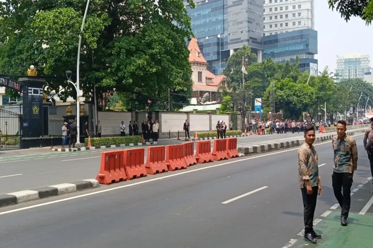 Jalan Medan Merdeka...