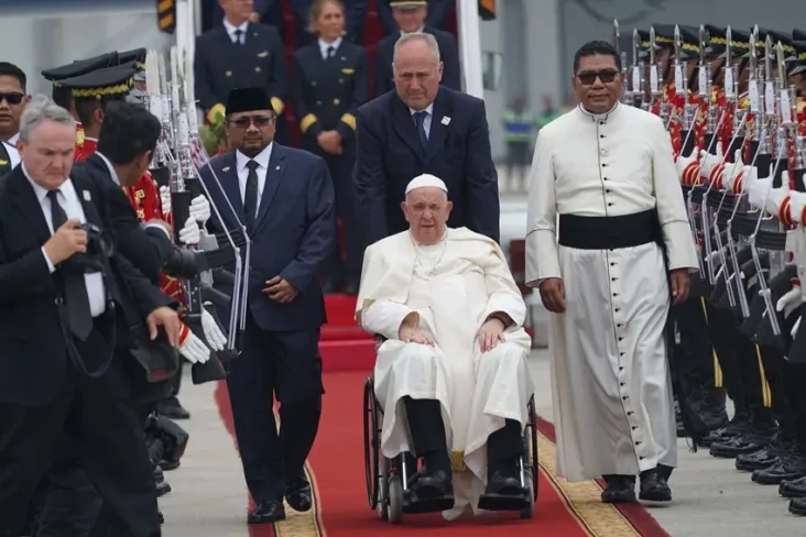 Jokowi Terima Kunjungan...