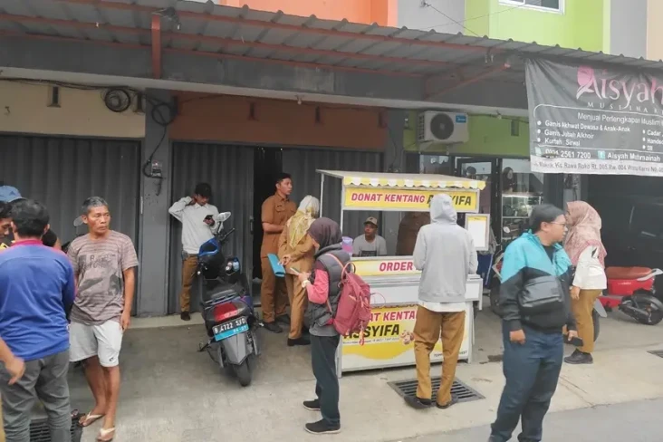Selain Montir Bengkel,...
