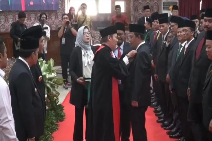 50 Anggota DPRD Kota...