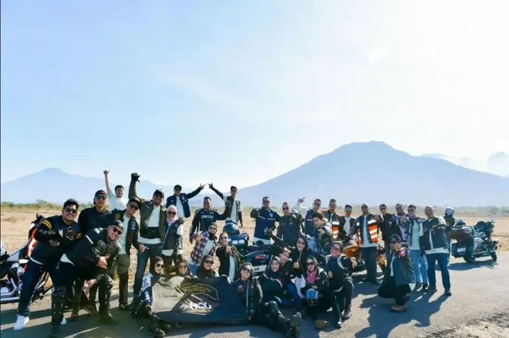 Komunitas Motor Besar...