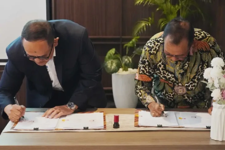 Ekspansi ke Jawa Timur,...