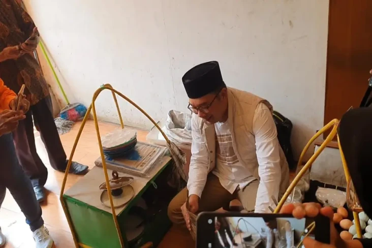 Momen Ridwan Kamil Bikin...