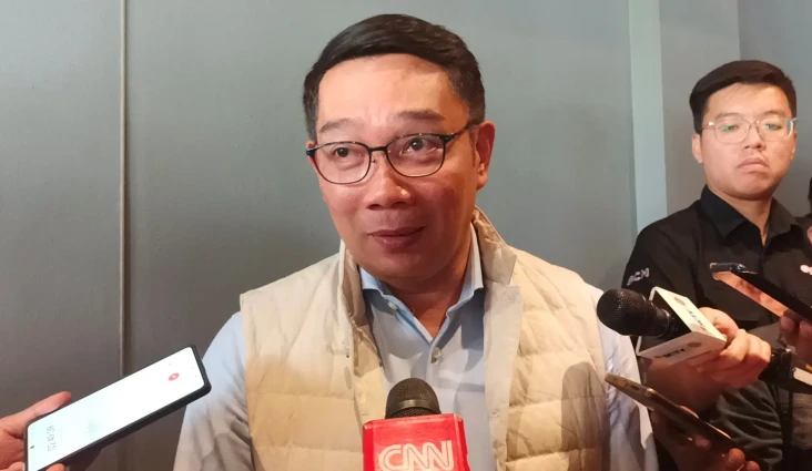Ridwan Kamil Tunggu...