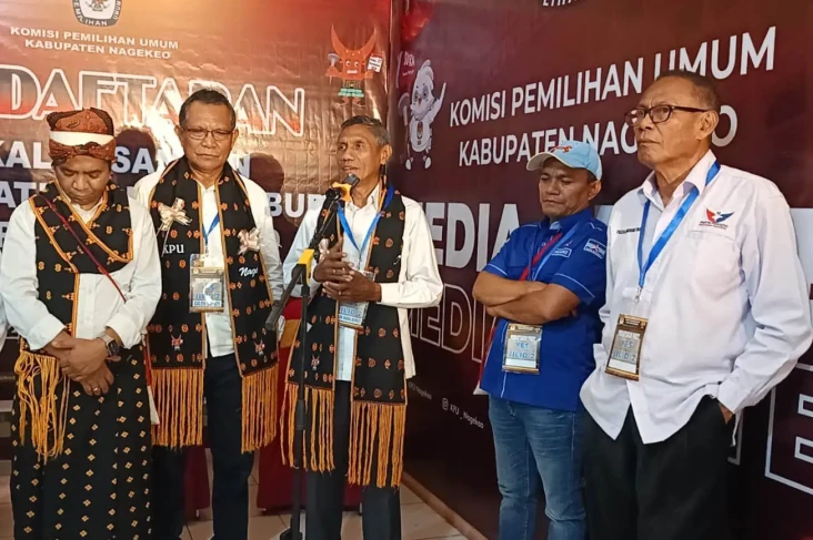 Bersama Tokoh Adat,...