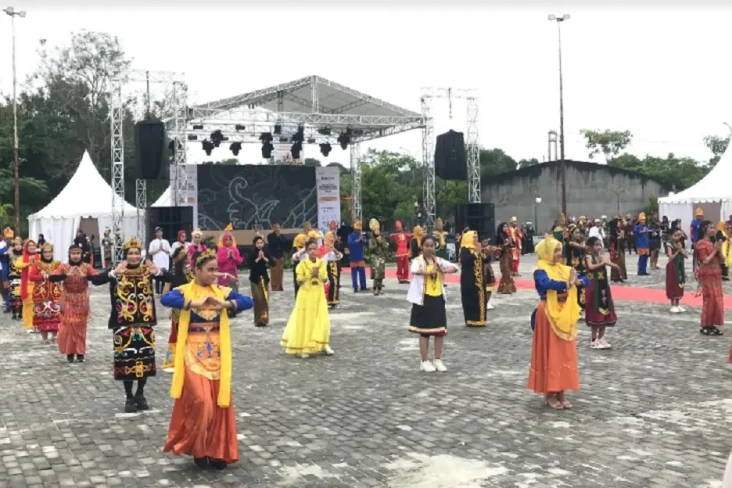 Festival Harmoni Budaya...