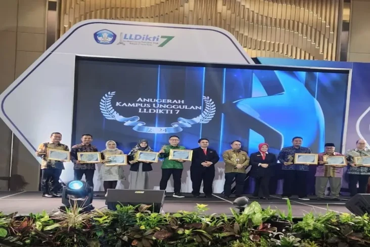 Ubaya Juara I Anugerah...