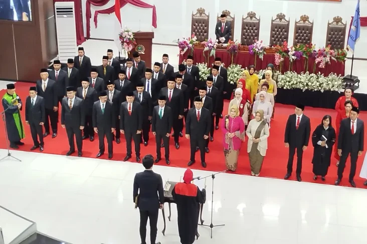 17 Anggota Gadaikan...