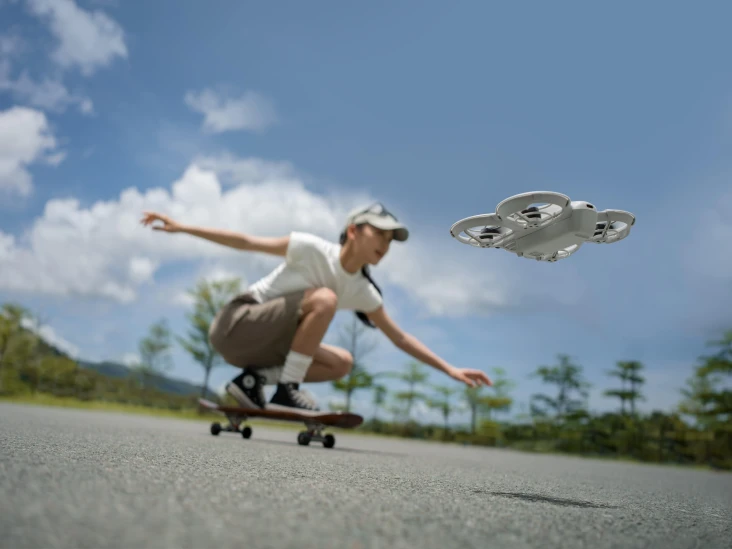 DJI Neo: Drone Murah...