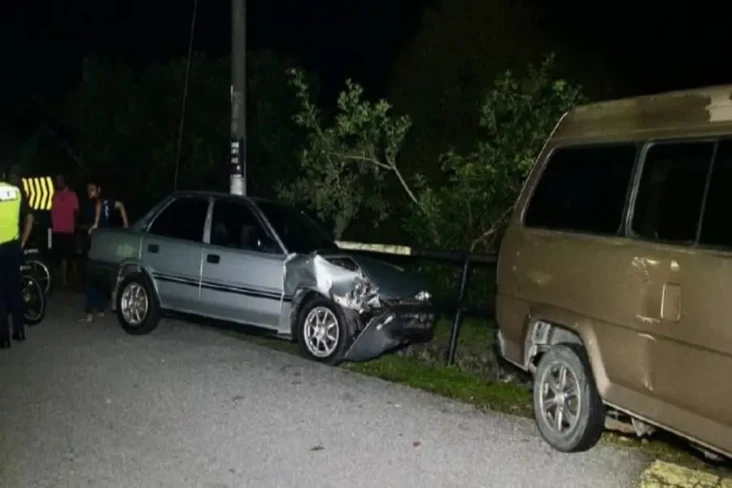 Kendarai Mobil, Bocah...