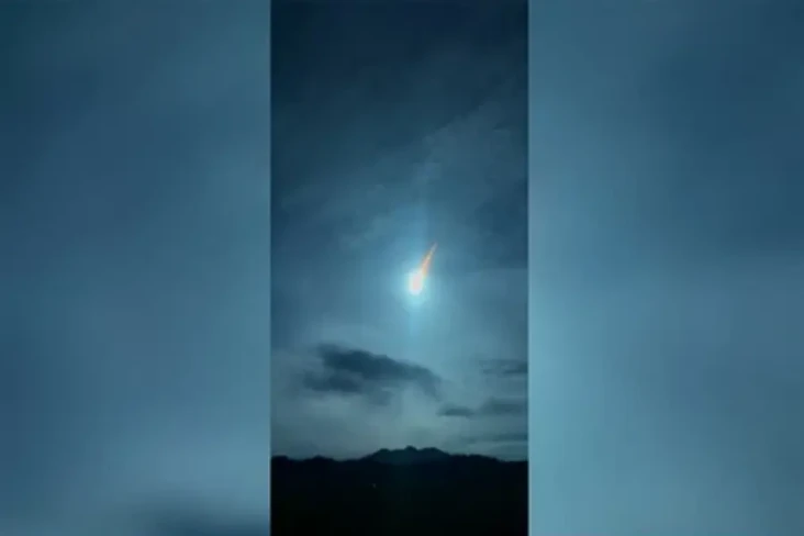 Meteor yang Meledak...