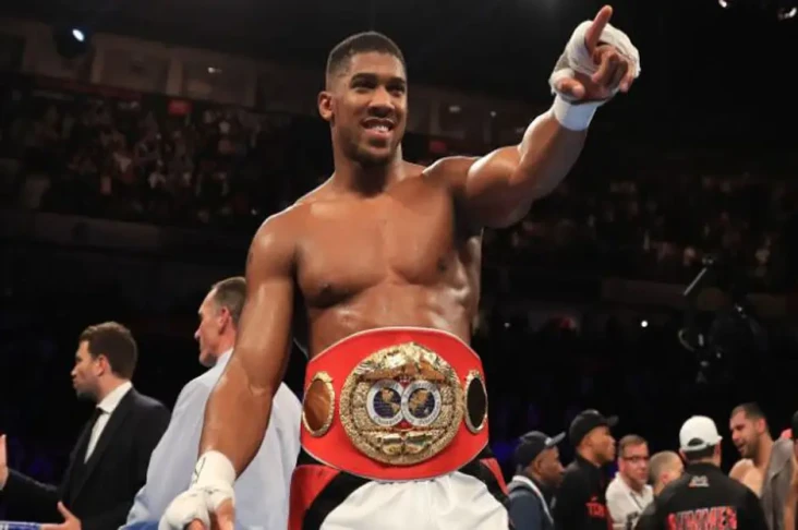 Anthony Joshua Juara...