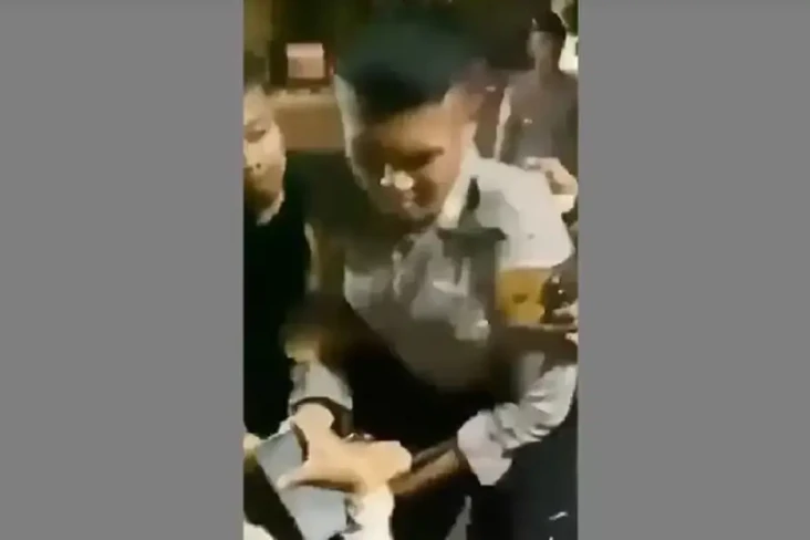 Ribut dengan Pengasuh...