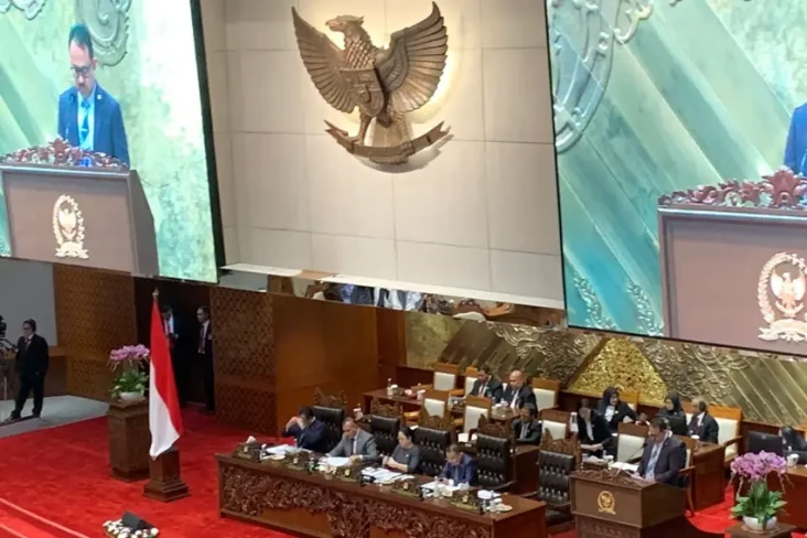 Rapat Paripurna Pengesahan...