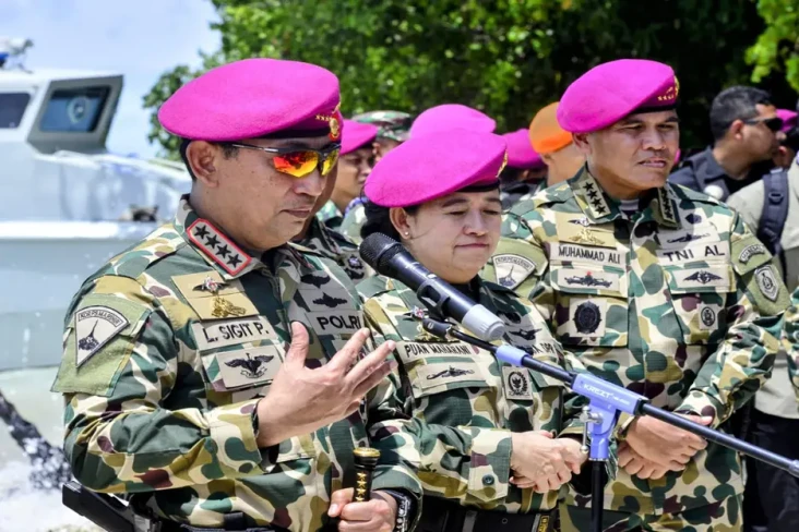 Hadiri HUT Ke-79 TNI...