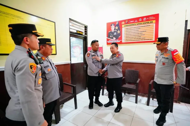 Kapolri Temui Polisi...
