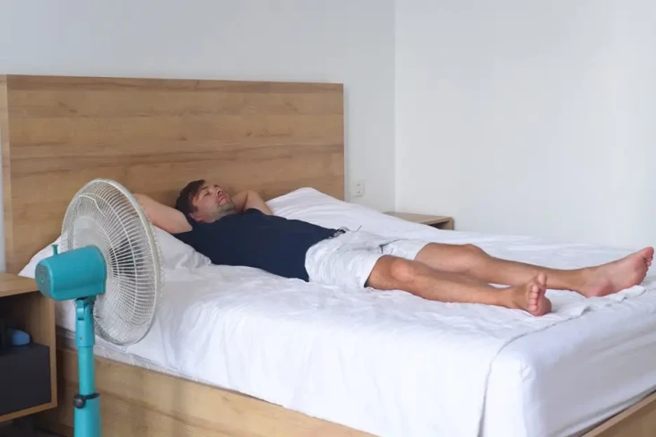 Tidur Pakai Kipas Angin...