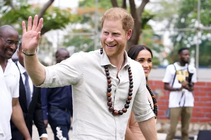 Pangeran Harry Pakai...