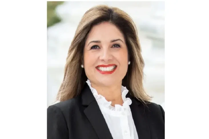 Senator Perempuan California...
