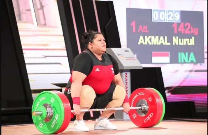 Lifter Nurul Akmal Raih...