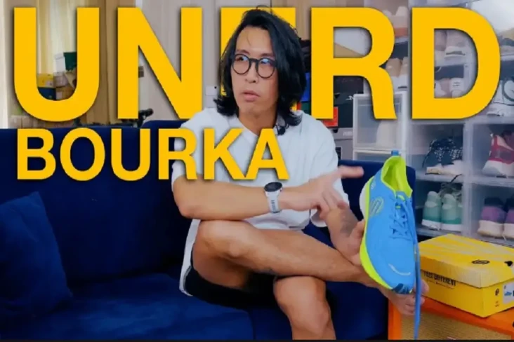 Sepatu Lari Lokal dengan...
