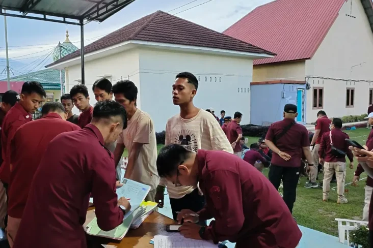 Kelebihan Kapasitas,...