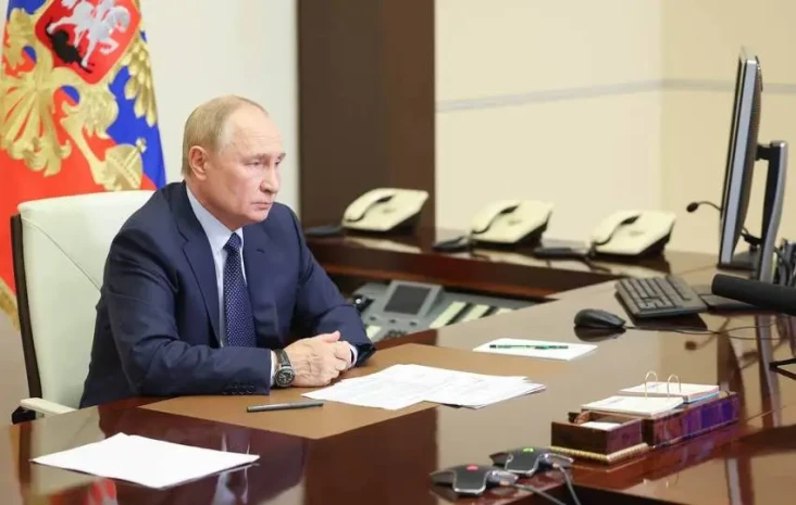 Putin Pertimbangkan...