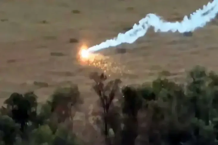 Adu Drone Naga Rusia-Ukraina,...