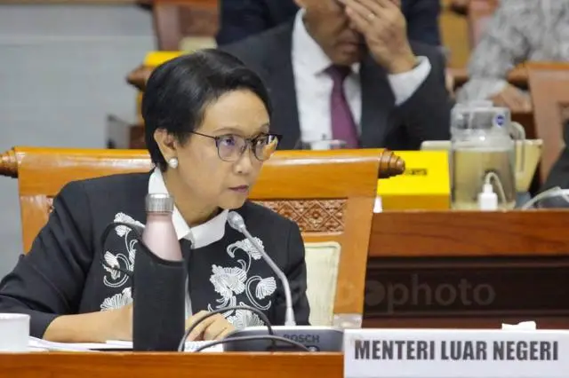 Retno Marsudi, Kapten...