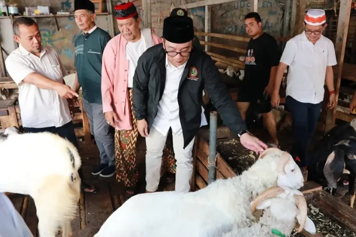 Jurus Ridwan Kamil Revitalisasi...