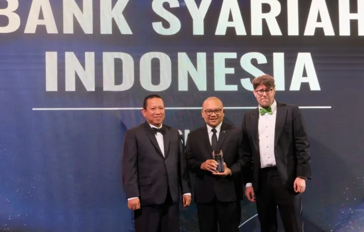 Digital Banking Tumbuh...