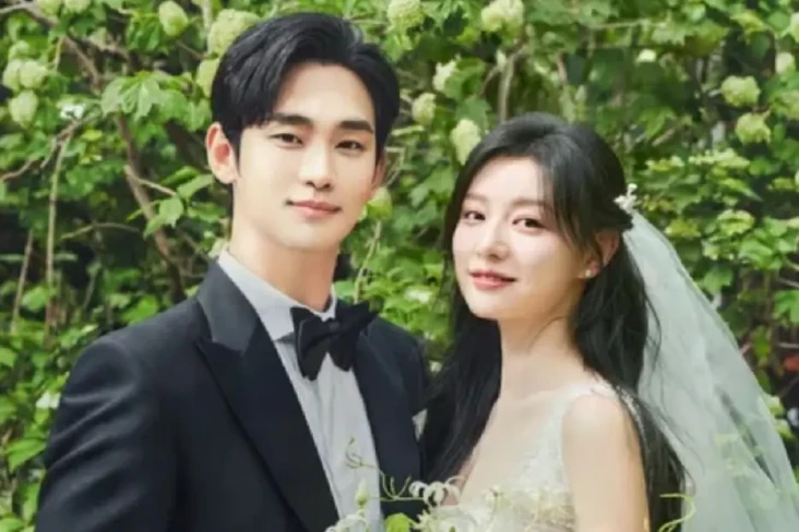 Kim Soo Hyun Memancing...