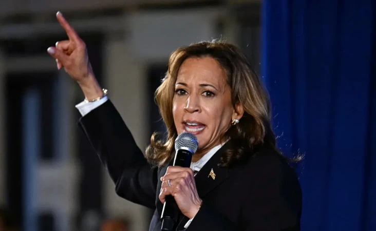 Kamala Harris Senang...